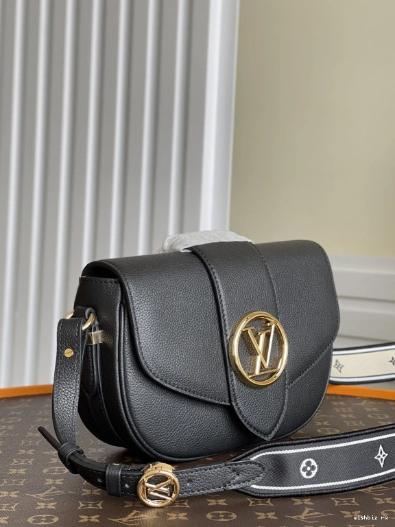 WIS SOFT PONT LOUIS MM VUITTON 9 1107